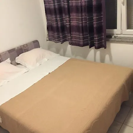 Apartman Yuran Zadar